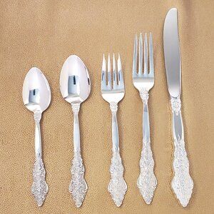 Rogers Bros “Renaissance” Flatware Set – Unused, Like New